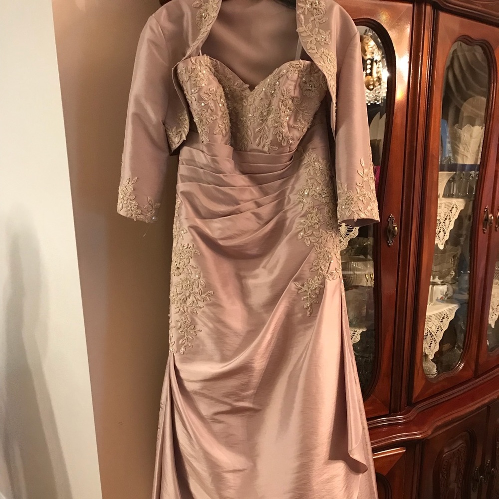 Mother of the bride GOWN.  Evening gown